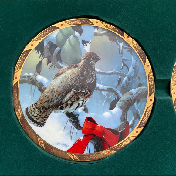 12 days of Christmas Plates by Mario Fernandez: partridge and turtle doves - Picture 10 of 15